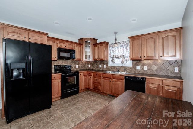 416 S Race Street, Statesville, NC 28677