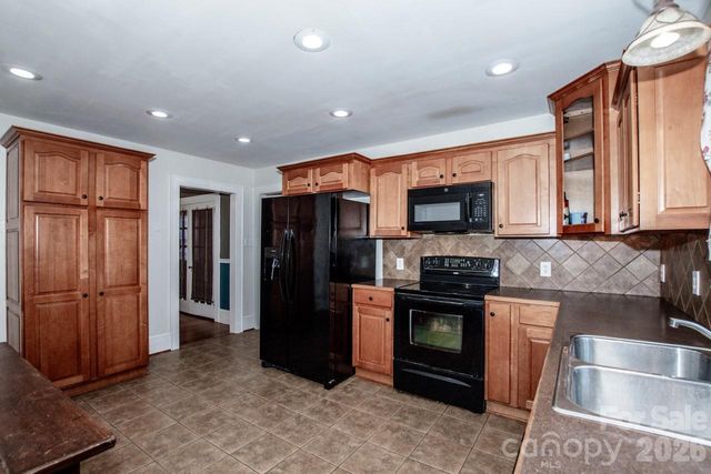 416 S Race Street, Statesville, NC 28677