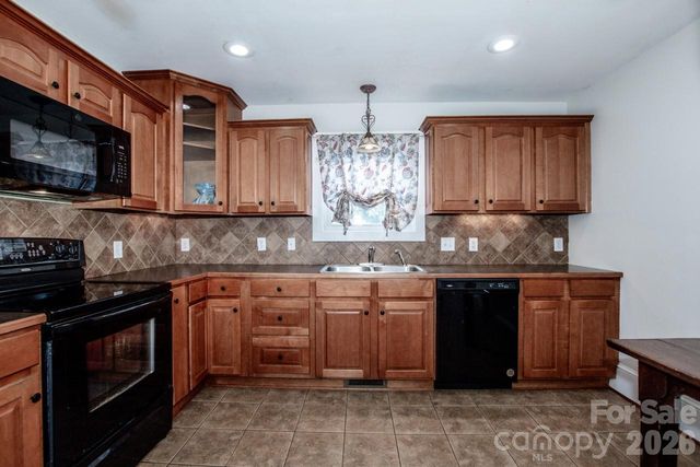 416 S Race Street, Statesville, NC 28677