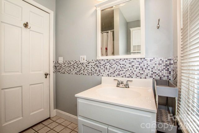 416 S Race Street, Statesville, NC 28677