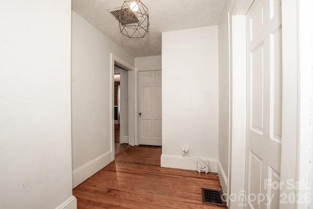 416 S Race Street, Statesville, NC 28677