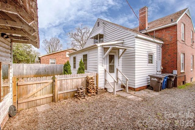 416 S Race Street, Statesville, NC 28677