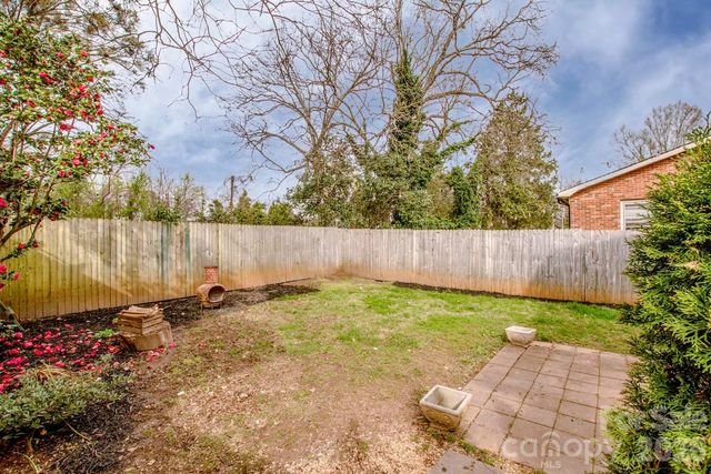 416 S Race Street, Statesville, NC 28677