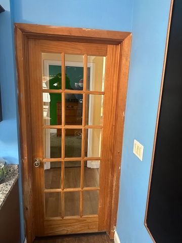 20 Keddy St, Springfield, MA 01109