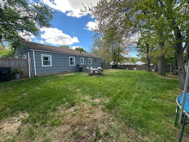 20 Keddy St, Springfield, MA 01109