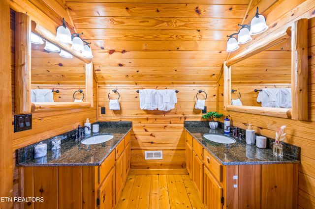 139 White Oak Resort Way, Gatlinburg, TN 37738