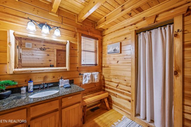 139 White Oak Resort Way, Gatlinburg, TN 37738