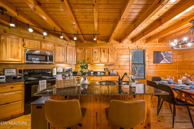 139 White Oak Resort Way, Gatlinburg, TN 37738