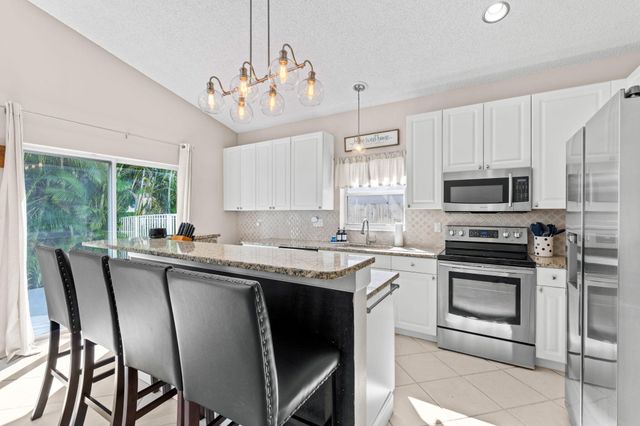 7616 Colony Palm Drive, Boynton Beach, FL 33436