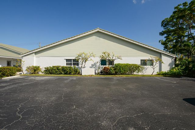2123 SE Wayne Road, Stuart, FL 34994