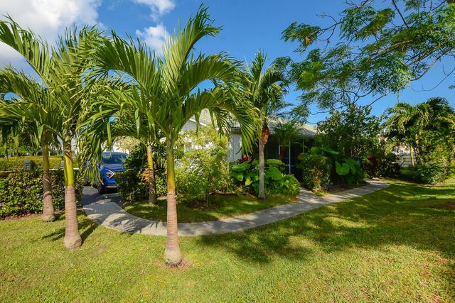 2123 SE Wayne Road, Stuart, FL 34994