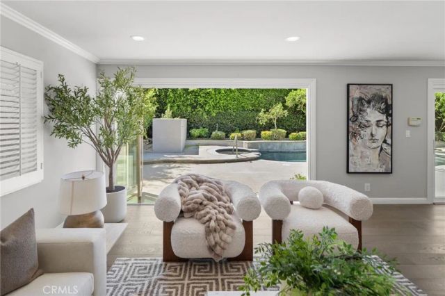 1407 Santanella, Newport Beach, CA 92625