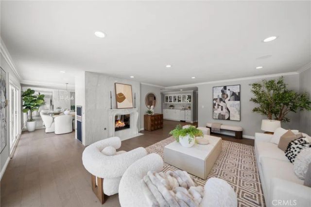 1407 Santanella, Newport Beach, CA 92625