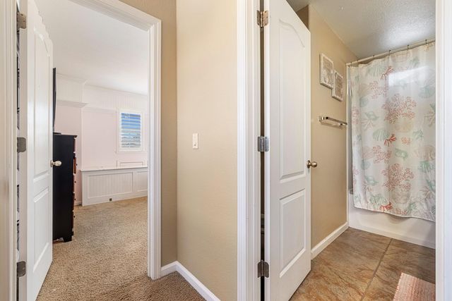 5323 St Elmo Ct, Riverbank, CA 95367
