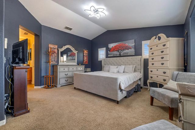 5323 St Elmo Ct, Riverbank, CA 95367