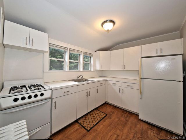 218 Lincoln Avenue 2nd floor, West Harrison, NY 10604