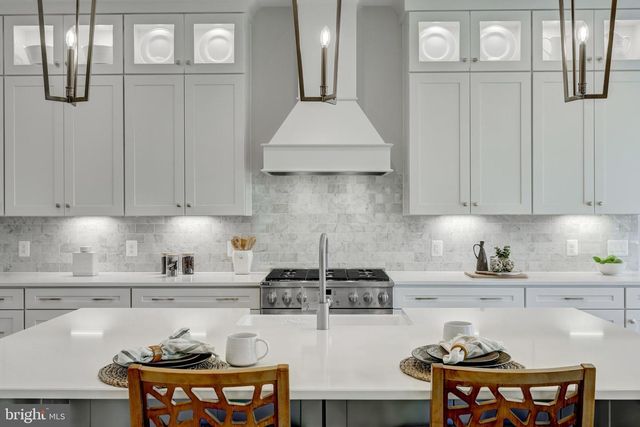 1429 SPRING VALE AVE, Mclean, VA 22101