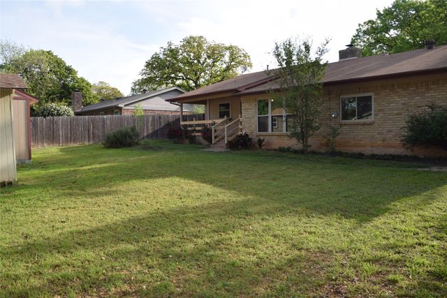2808 Bent Tree Lane, Arlington, TX 76016