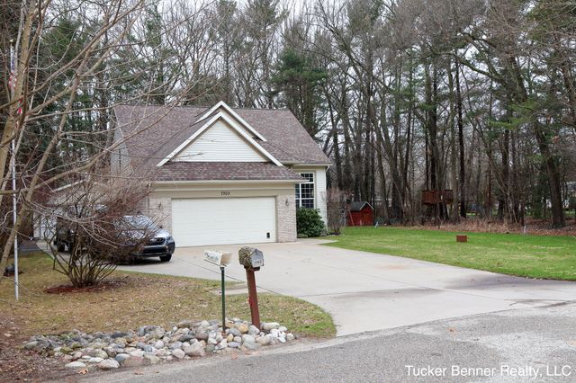7703 Pinecone Court, Whitehall Twp, MI 49461