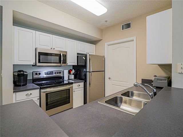 5095 Fairways Circle I303, Vero Beach, FL 32967