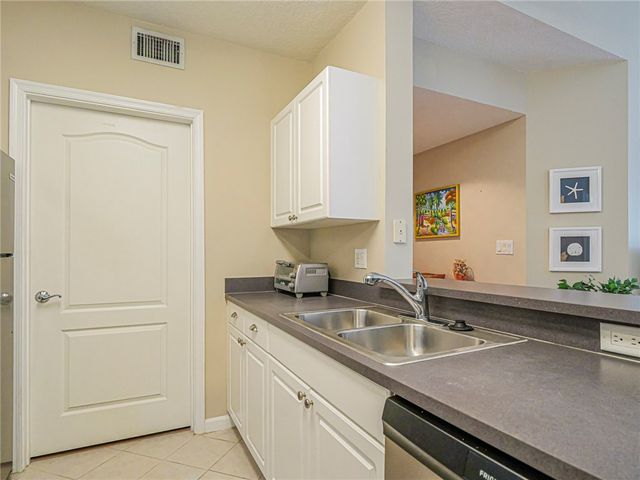 5095 Fairways Circle I303, Vero Beach, FL 32967