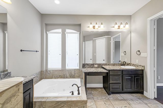 6718 Miller Shadow Lane, Sugar Land, TX 77479