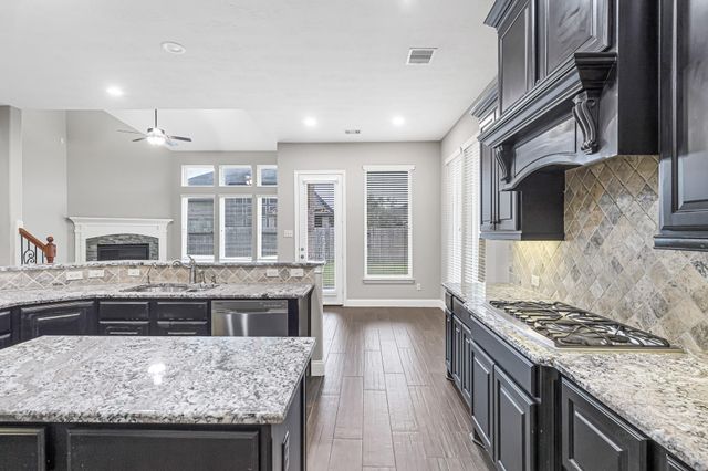 6718 Miller Shadow Lane, Sugar Land, TX 77479