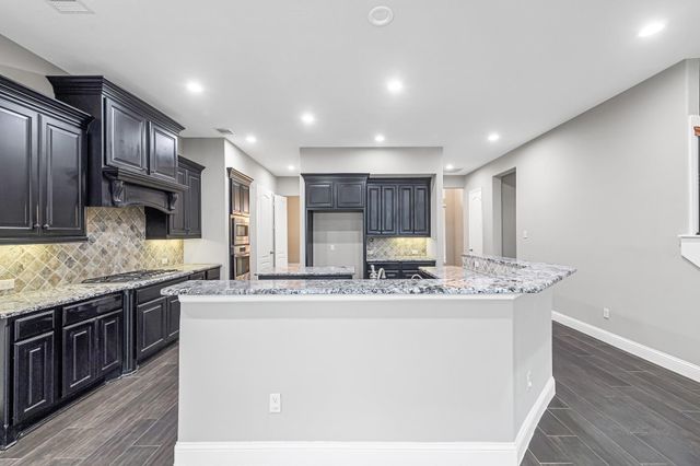 6718 Miller Shadow Lane, Sugar Land, TX 77479