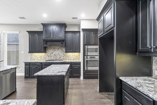 6718 Miller Shadow Lane, Sugar Land, TX 77479