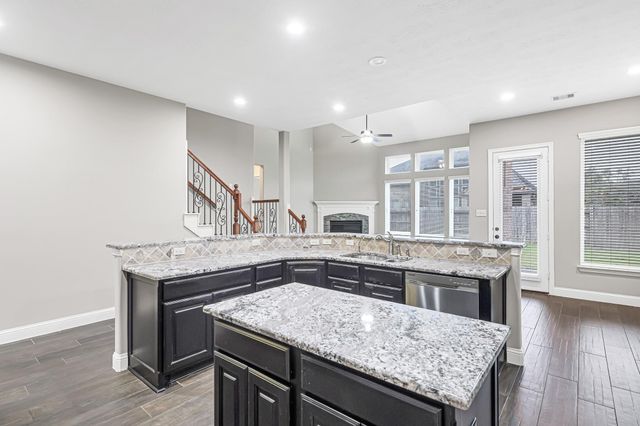 6718 Miller Shadow Lane, Sugar Land, TX 77479