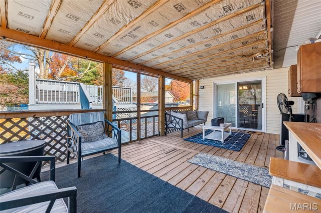 1202 Sir Lancelot Lane, Godfrey, IL 62035