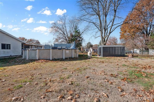 1202 Sir Lancelot Lane, Godfrey, IL 62035