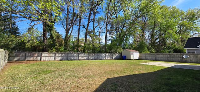 3648 Thornbrook Drive, Greenville, NC 27834