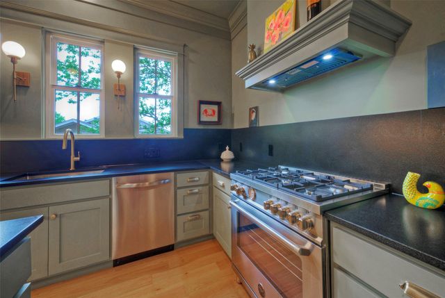 3309 Larry LN 1, Austin, TX 78722