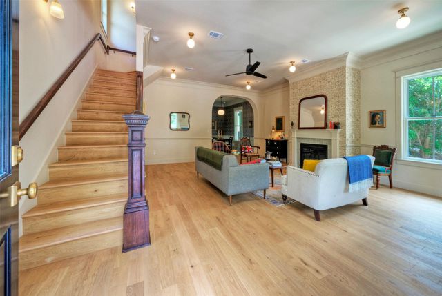 3309 Larry LN 1, Austin, TX 78722
