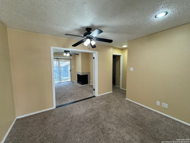 923 Vance Jackson Rd Apt 1406, San Antonio, TX 78201