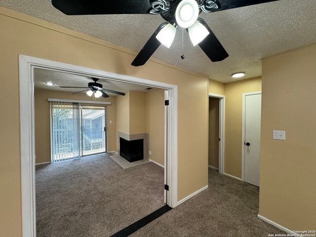 923 Vance Jackson Rd Apt 1406, San Antonio, TX 78201