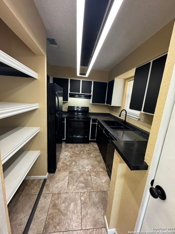 923 Vance Jackson Rd Apt 1406, San Antonio, TX 78201