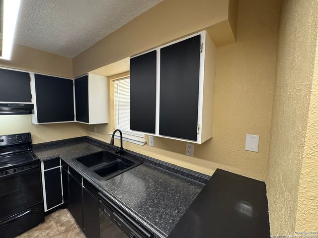 923 Vance Jackson Rd Apt 1406, San Antonio, TX 78201