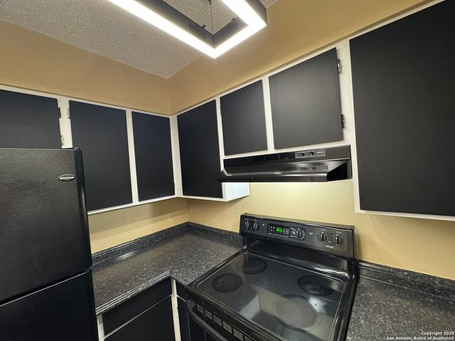 923 Vance Jackson Rd Apt 1406, San Antonio, TX 78201