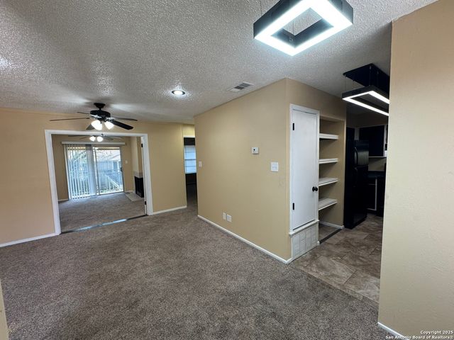 923 Vance Jackson Rd Apt 1406, San Antonio, TX 78201