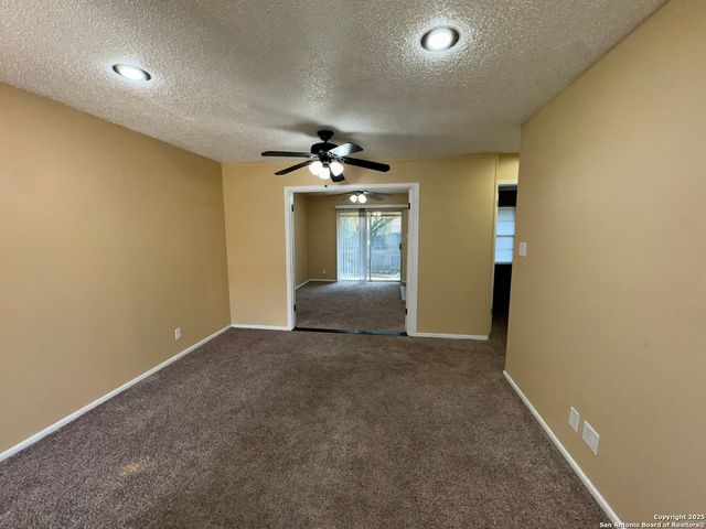 923 Vance Jackson Rd Apt 1406, San Antonio, TX 78201