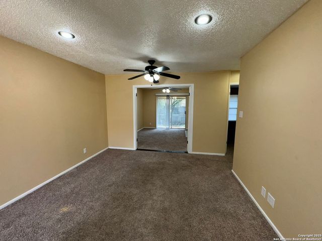 923 Vance Jackson Rd Apt 1406, San Antonio, TX 78201