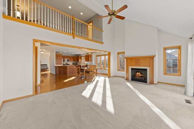 12198 Oxford Court, Lemont, IL 60439