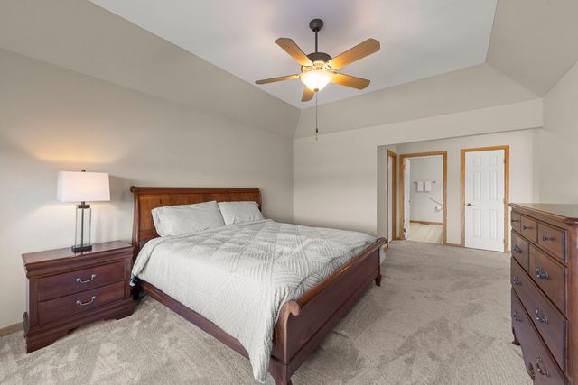 12198 Oxford Court, Lemont, IL 60439