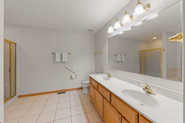 12198 Oxford Court, Lemont, IL 60439