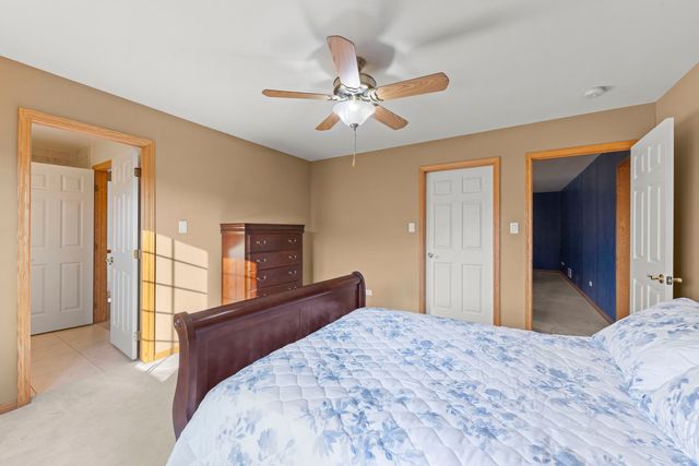 12198 Oxford Court, Lemont, IL 60439