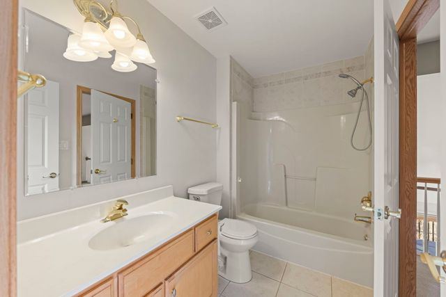 12198 Oxford Court, Lemont, IL 60439