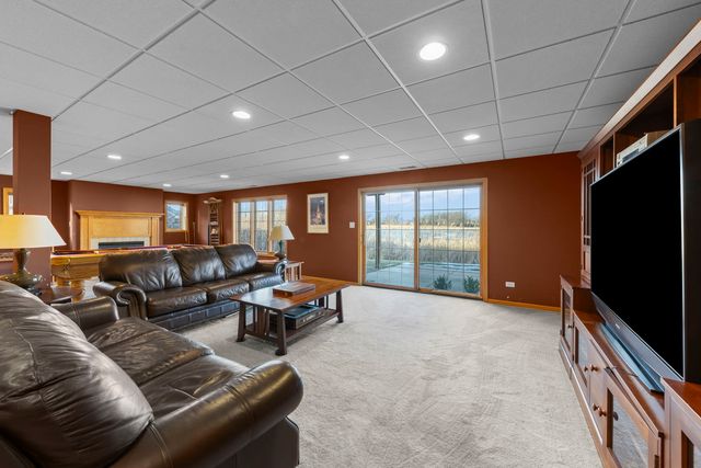 12198 Oxford Court, Lemont, IL 60439