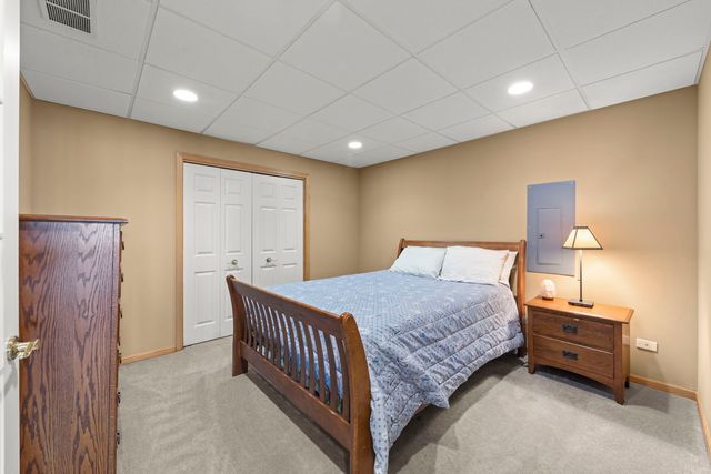 12198 Oxford Court, Lemont, IL 60439